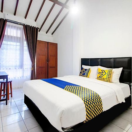 Spot On 2107 Ijo Pupus Syariah Residence Baturetno Εξωτερικό φωτογραφία