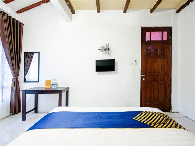 Spot On 2107 Ijo Pupus Syariah Residence Baturetno Εξωτερικό φωτογραφία