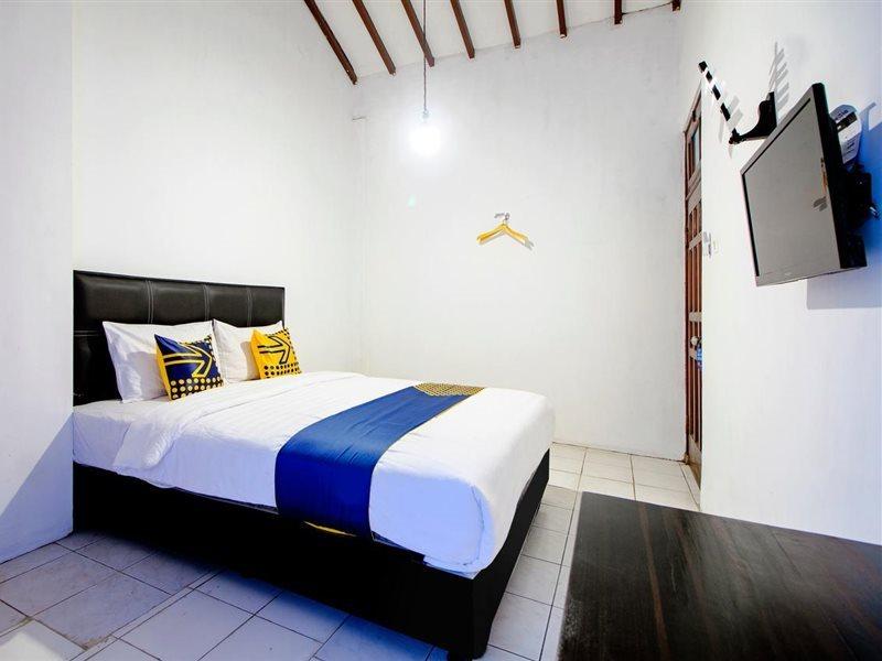 Spot On 2107 Ijo Pupus Syariah Residence Baturetno Εξωτερικό φωτογραφία