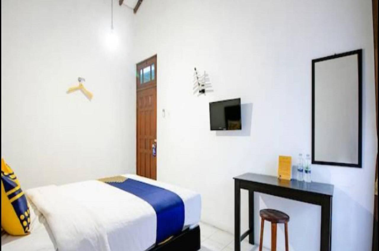 Spot On 2107 Ijo Pupus Syariah Residence Baturetno Εξωτερικό φωτογραφία